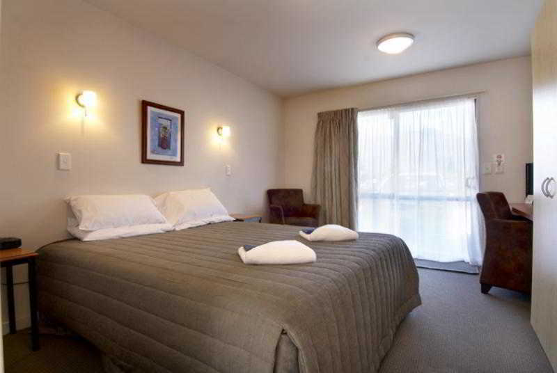 Bella Vista Queenstown Room photo
